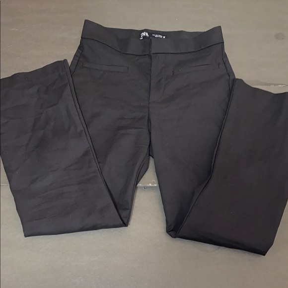 Zara Small Black Trousers with Relaxed Fit - Picture 4 of 10